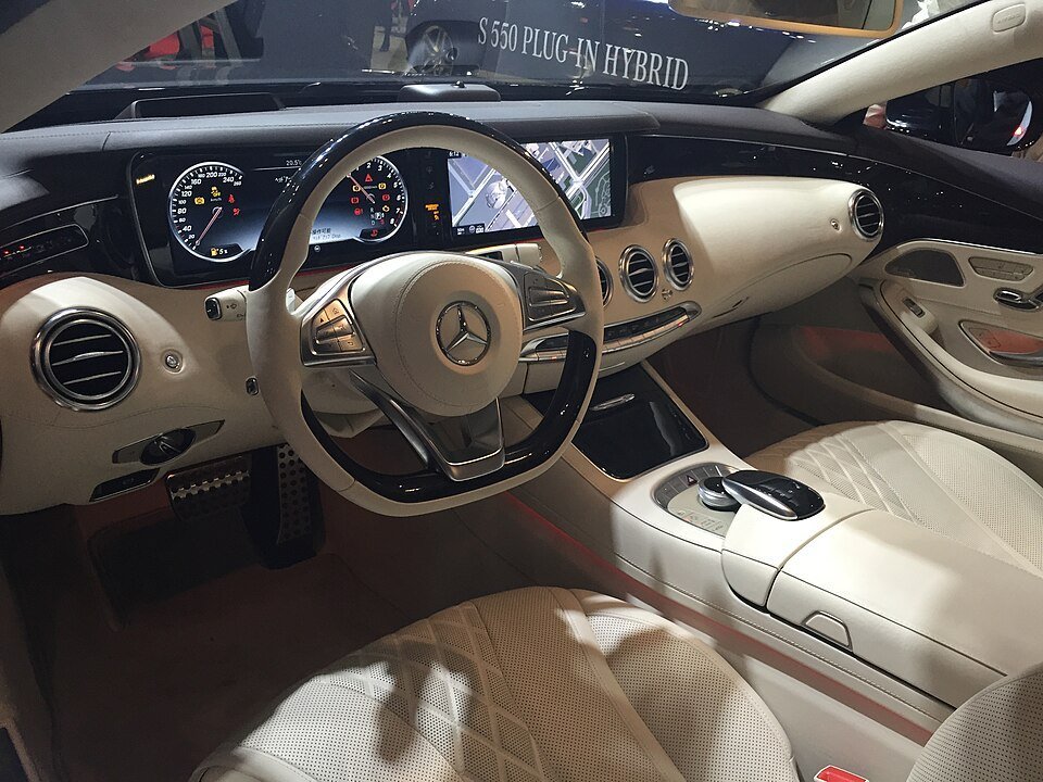 Interior of a Mercedes S550 4MATIC coupe
